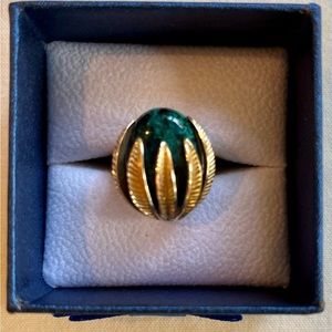 Vintage Jade 14K Gold Filigree Ring